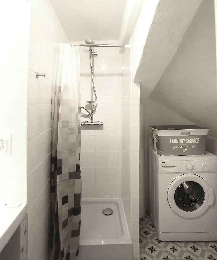 Gregbnb - T2 Ancien Et Moderne - Parking Inclus - 15Min Gare Toulon Apartment