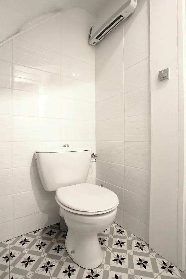 Gregbnb - T2 Ancien Et Moderne - Parking Inclus - 15Min Gare Toulon Apartment
