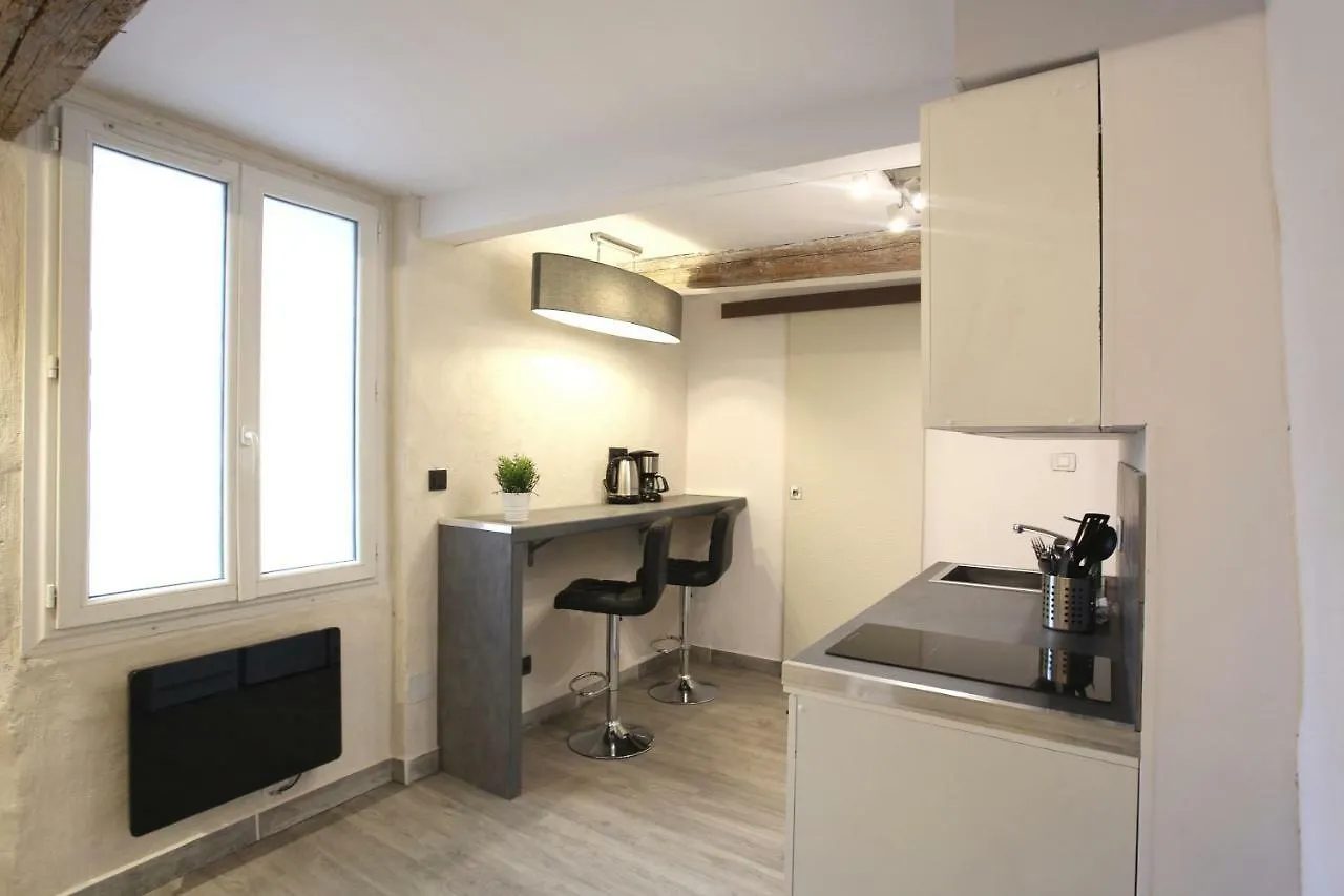Gregbnb - T2 Ancien Et Moderne - Parking Inclus - 15Min Gare Toulon
