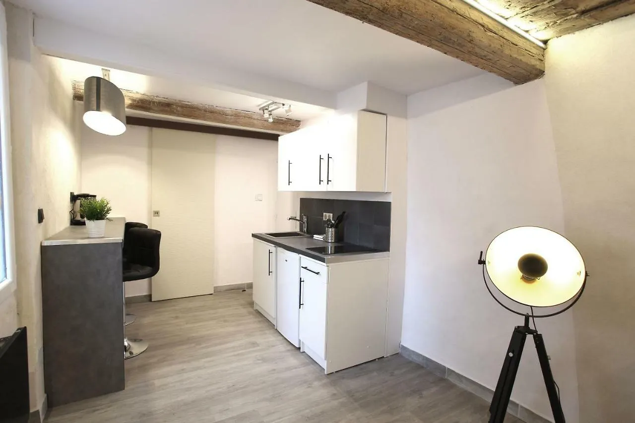 Gregbnb - T2 Ancien Et Moderne - Parking Inclus - 15Min Gare Toulon