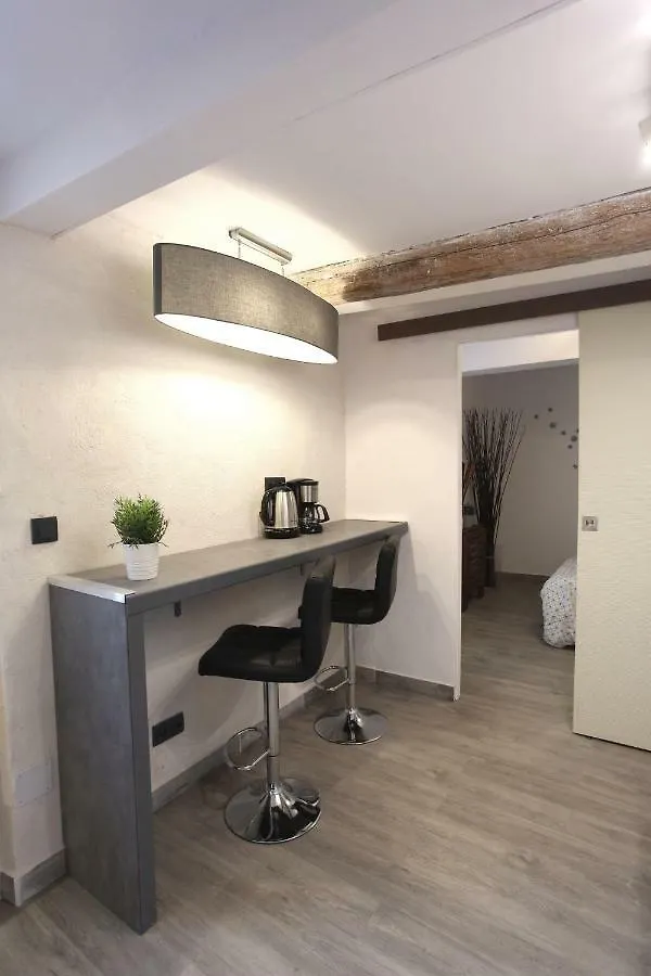 Apartment Gregbnb - T2 Ancien Et Moderne - Parking Inclus - 15Min Gare Toulon