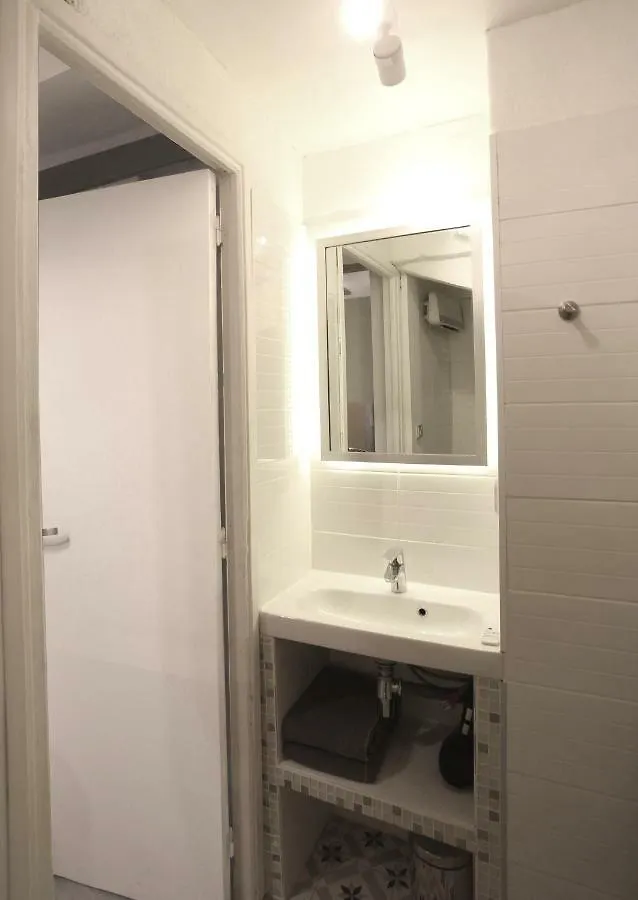 Gregbnb - T2 Ancien Et Moderne - Parking Inclus - 15Min Gare Tulon Apartament